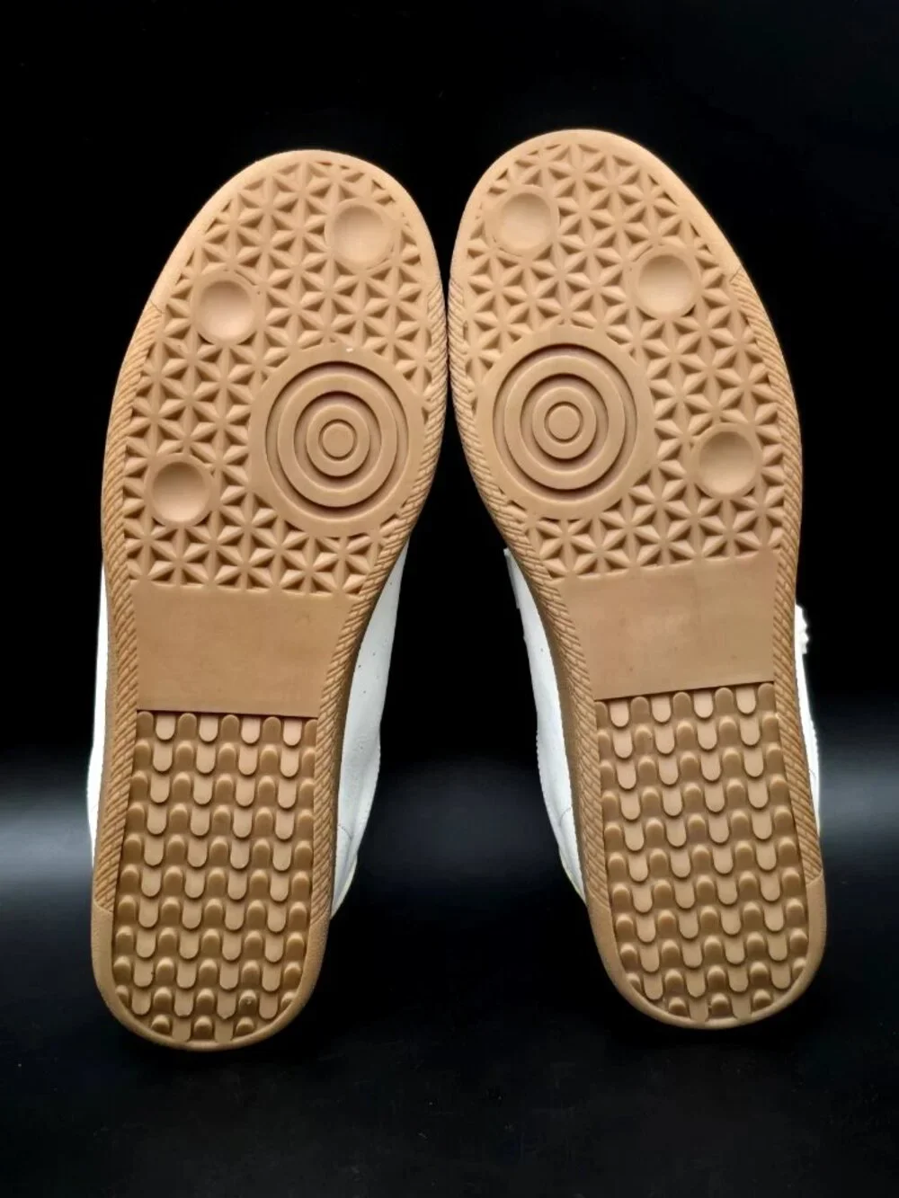Project Cloud Ysabelle Ivory Yellow Memory Foam Comfort Sneakers Women's Size 10